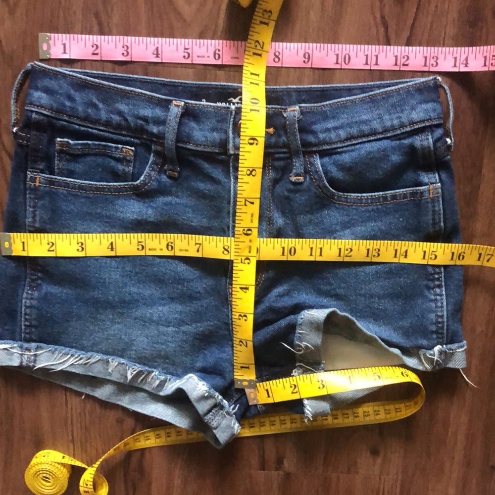 Hollister High-Rise Short-Short Vintage Stretch Cuffed Medium Blue Jean Size 26 - Picture 12 of 12